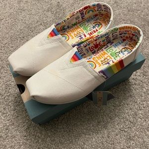 Toms Women’s Alpargata Shoes. Color: White/Rainbow Size: 5.5 Brand New